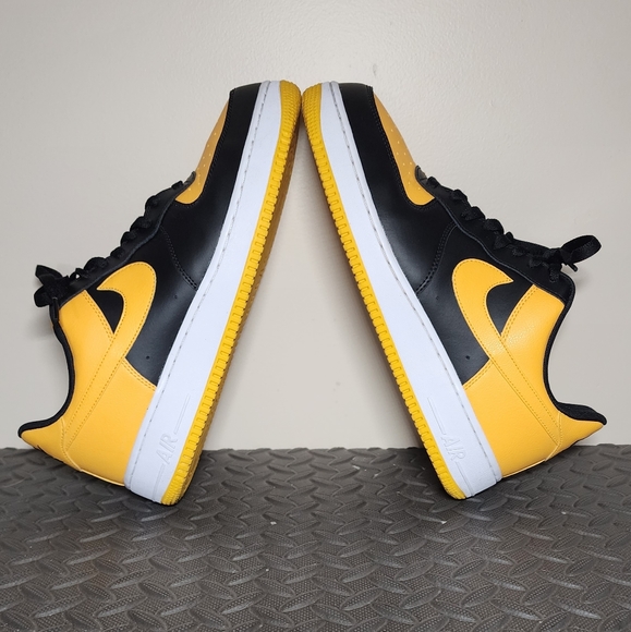 Air Force 1 Black University Gold - Picture 4 of 10
